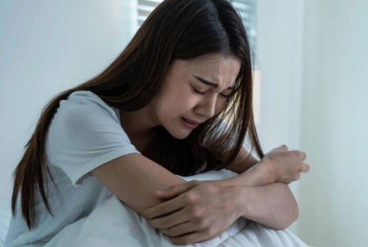 Chồng ngoại tình với hàng xóm, tôi đắng cay chịu cảnh bị lừa dối