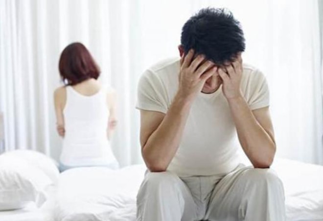 Bắt quả tang vợ cùng người tình dan díu ngay tại nhà, vợ vẫn trơ trẽn thách thức bỏ chồng chứ không bỏ nhân tình