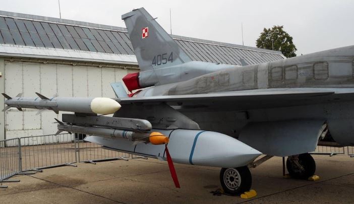 Mỹ xúc tiến cung cấp tên lửa hành trình JASSM cho F-16 tham chiến