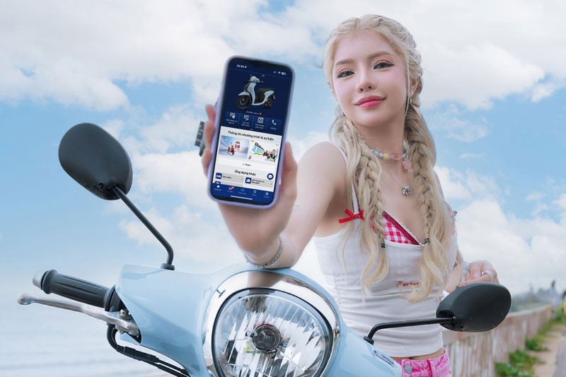 Hot girl Ciin khoe vẻ cá tính bên xe tay ga Yamaha Janus