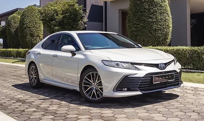 Giá lăn bánh xe Toyota Camry giữa tháng 8/2024 cực kỳ hấp dẫn, dễ tiếp tục thống trị phân khúc cỡ D