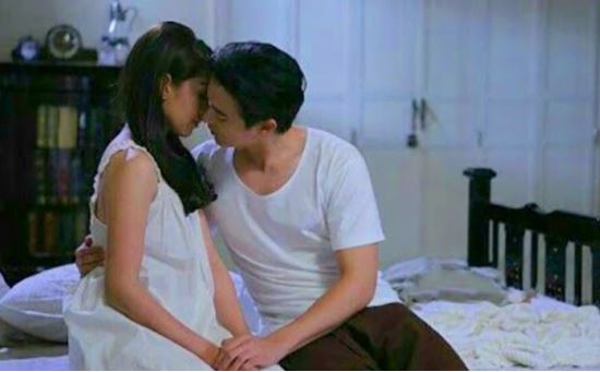 Lên xe hoa cùng người đã có một đời vợ, đêm động phòng gặp ngay sự cố trời ơi đất hỡi, càng chua xót hơn khi nghe mẹ anh gọi nhầm tên con dâu cũ