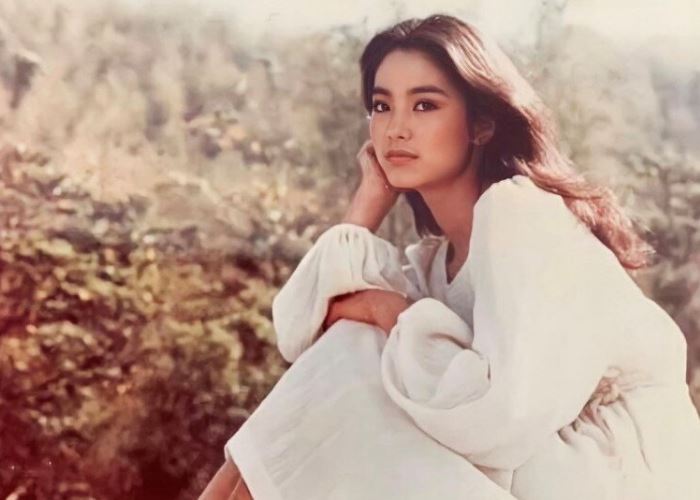 T&#x1EEB;ng b&#x1ECB; g&#x1EAF;n m&#xE1;c &#x201C;h&#x1ED3; ly tinh&#x201D;, m&#x1EF9; nh&#xE2;n h&#x1EA1;nh ph&#xFA;c b&#xEA;n ch&#x1ED3;ng t&#x1EF7; ph&#xFA; trong bi&#x1EC7;t th&#x1EF1; 6.000 t&#x1EF7;, U70 nh&#x1EAD;n b&#x1EB1;ng Ti&#x1EBF;n s&#x129;