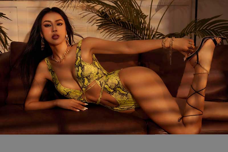 Ngắm body như 'chứa lửa' của hot girl 'Tuyệt tình cốc'