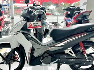 Bảng giá xe Honda Wave RSX FI 2024 giữa tháng 8/2024 siêu hấp dẫn, rẻ như Wave Alpha, lấn át Future