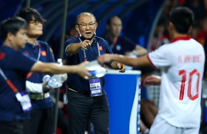 HLV Park Hang Seo tiết lộ về bến đỗ mới, sẽ là lần cuối làm HLV