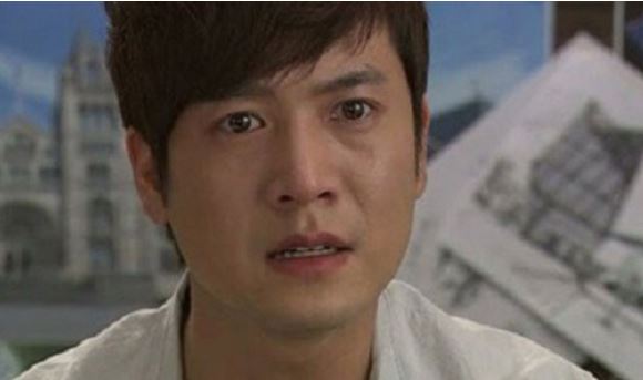 Dọn dẹp lại đồ sau khi vợ mất, tôi vô tình sờ vào chiếc áo của em thì đứng tim khi phát hiện ra điều này