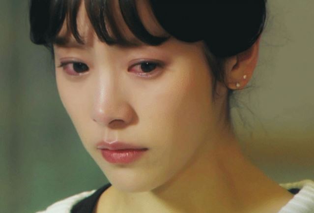 Chồng đi làm ăn xa nhà 6 năm trời, lúc trở về thấy vợ vác bụng bầu to tướng anh liền đánh đuổi đi, đến khi thấy gương mặt đứa bé thì 'chết đứng'