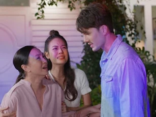 Nhìn mâm cơm ở cữ của vợ, chưa kịp lên tiếng hỏi mẹ thì vợ nói lý do khiến tôi giận run người