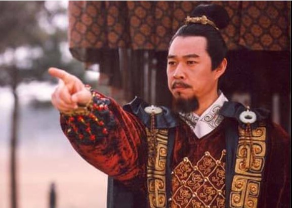 Điều gì giúp Tần Thủy Hoàng thống nhất Trung Hoa?