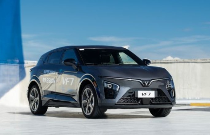 VinFast ưu đãi thêm 50% lệ phí trước bạ cho các dòng xe VF 6/7/8/9 cùng nhiều quà tặng hấp dẫn