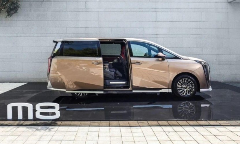 GAC M8 chốt giá từ 1,699 tỷ đồng tại Việt Nam, cạnh tranh Kia Carnival