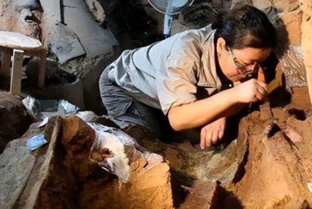 Kinh ngạc mộ cổ 200 năm: Thi thể mỹ nhân nguyên vẹn, tỏa mùi thơm như Hàm Hương