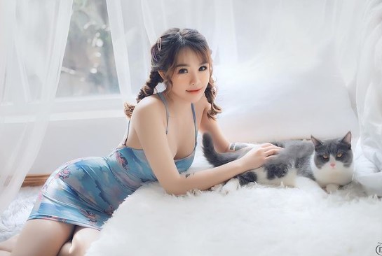 'Bỏng mắt' trước body quyến rũ của mẫu ảnh Việt