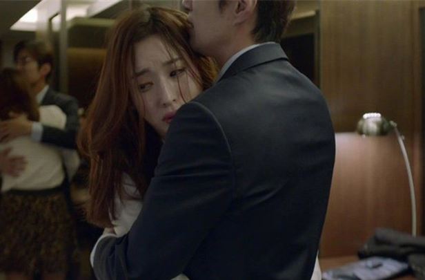 Ngủ cùng nhau đêm cuối trước khi ra tòa li dị, tôi đang đau khổ thì chồng thì thầm vào tai một câu khiến tôi òa khóc nức nở, đưa tay ôm chặt chặt lấy anh