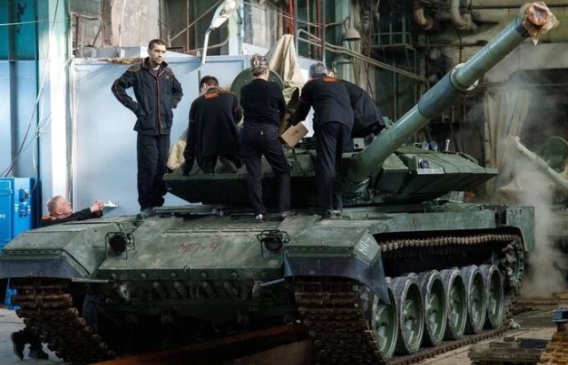 Uralvagonzavod sản xuất 90 xe tăng T-90M trong năm 2025