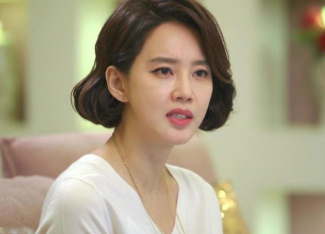 Tình cờ gặp lại nhân tình 3 năm trước của chồng, lén lút bám theo sau rồi điếng người với cảnh tượng trước mắt