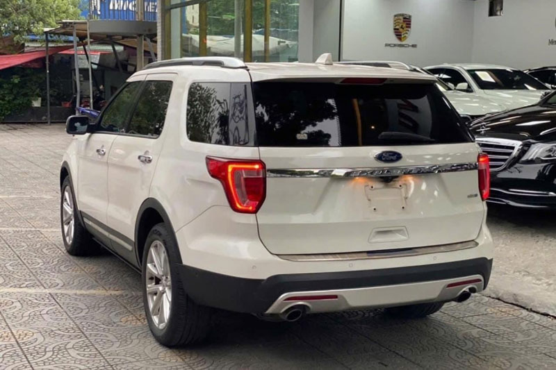 Sau 7 năm sử dụng, Ford Explorer bán lại với giá ngang một chiếc Mazda CX-5 'đập hộp'