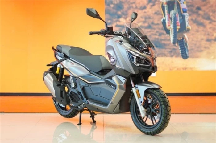 Toi thich QJMoto Fort 150 vi gia re ngang Airblade nhung cong nghe hon han SH - 4