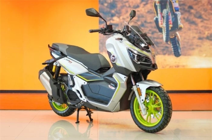 Toi thich QJMoto Fort 150 vi gia re ngang Airblade nhung cong nghe hon han SH