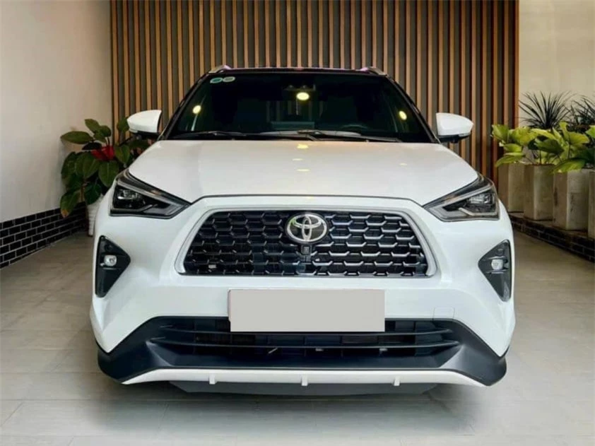 Toyota Yaris Cross HEV 2023 lăn bánh ‘siêu lướt’ gần 5.000 km được rao bán với giá sốc 516372