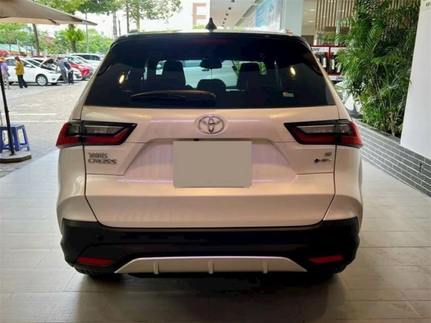 Toyota Yaris Cross HEV 2023 lăn bánh ‘siêu lướt’ gần 5.000 km được rao bán với giá sốc 516373