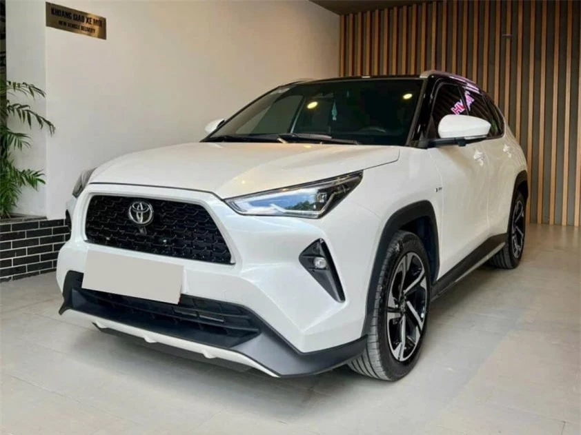 Toyota Yaris Cross HEV 2023 lăn bánh ‘siêu lướt’ gần 5.000 km được rao bán với giá sốc 516375