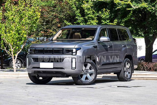 SUV thiết kế hầm hố, công suất 548 mã lực, tiêu thụ 1,3 lít xăng/100 km, giá rẻ bất ngờ, ‘đe nẹt’ Toyota Land Cruiser