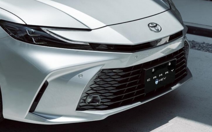 Đại lý nhận đặt cọc Toyota Camry 2025: Có bản hybrid tiết kiệm xăng, dự về Việt Nam cuối năm nay