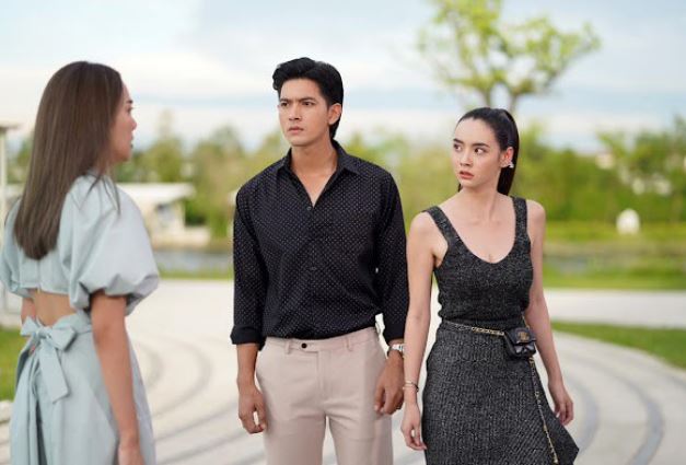 Cứ mỗi lần chị hàng xóm nhờ trông con là chồng nhiệt tình thấy rõ, đến khi biết sự thật vợ mới vỡ òa cay cú