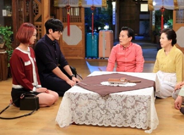 Gằn giọng ép con dâu phải đưa vàng cưới, chẳng ngờ vài ngày sau mẹ chồng phải cay đắng mang trả lại