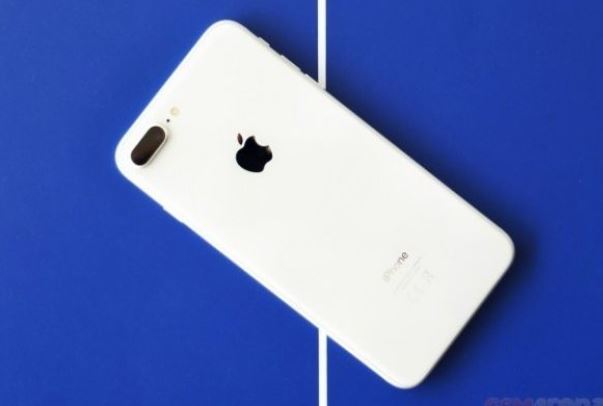 Đây là iPhone giá cực rẻ, camera zoom 2X như iPhone 15, chất ảnh nghệ như máy phim