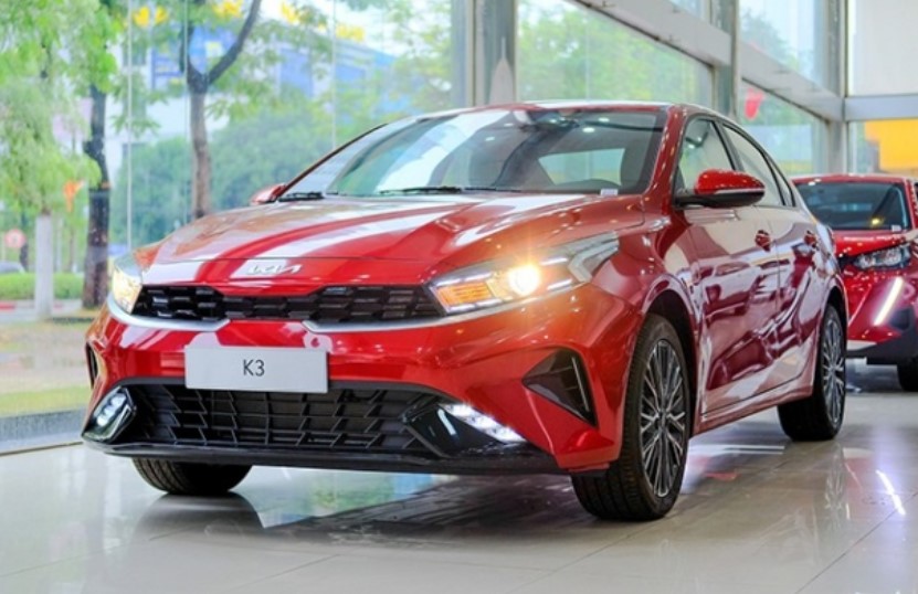 Giá lăn bánh xe Kia K3 cuối tháng 8/2024 ‘rẻ giật mình’, sẵn sàng ‘chơi tất tay’ với Mazda3