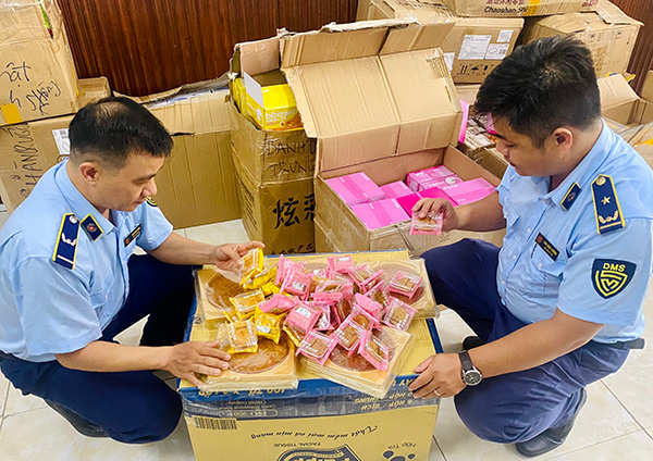 Đà Nẵng: Thu giữ số lượng lớn thực phẩm chức năng, bánh trung thu nhập lậu