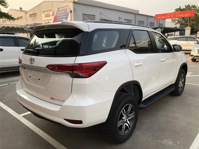 Giá xe Toyota Fortuner lăn bánh cuối tháng 8/2024 hấp dẫn khách Việt, quyết đấu Ford Everest ảnh 3