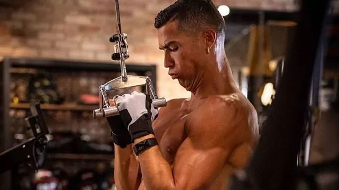 Ronaldo dùng thủ thuật để tăng bản lĩnh đàn ông