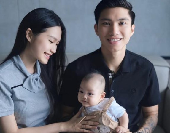 Doãn Hải My công khai cận mặt con trai, nhóc tì được nhận xét giống bố y đúc