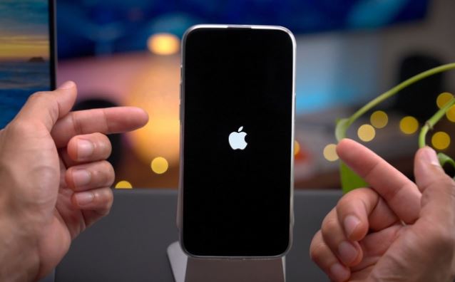 Nhập vài ký tự để khiến iPhone sập nguồn một nốt nhạc, người dùng cực kỳ hoang mang