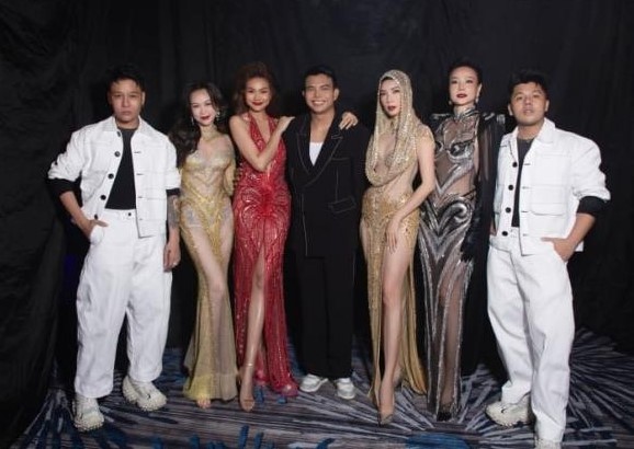 Dàn siêu mẫu đời đầu của Những cô gái chân dài hội ngộ, giao diện này 'ai chịu nổi'?