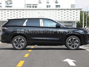 SUV ngang cỡ Toyota Fortuner, công suất 389 mã lực, siêu tiết kiệm xăng, giá ‘mềm’