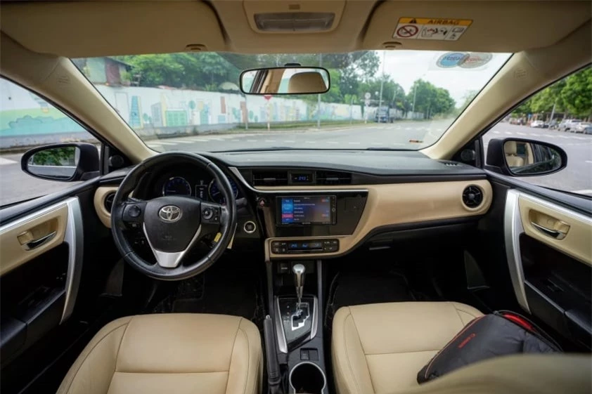 Toyota Corolla Altis 2019 chạy ‘lướt’ hơn 1 vạn km lên sàn xe cũ với giá bao nhiêu? 518214