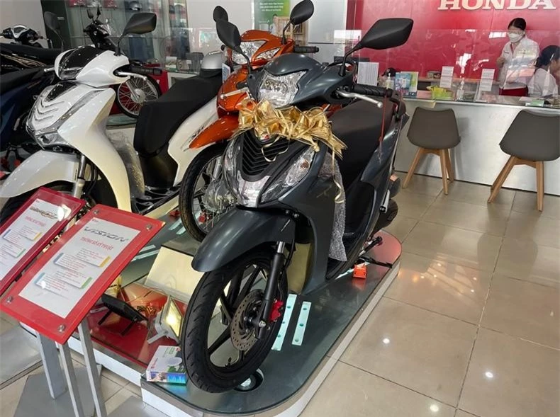 Loạt xe ga Honda chênh giá tới 10 triệu đồng trước thềm năm học mới 517959