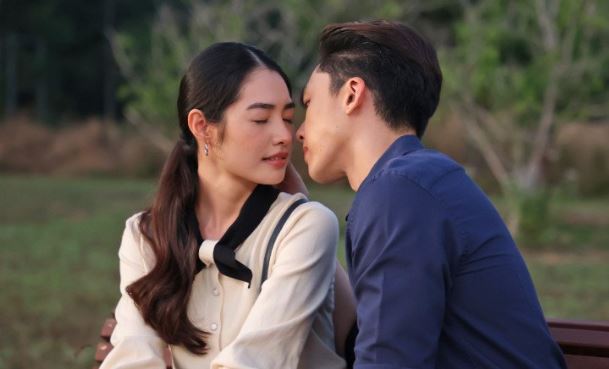 Một người đàn ông chân thành hay giả vờ với bạn, nhìn vào 4 chi tiết này là biết