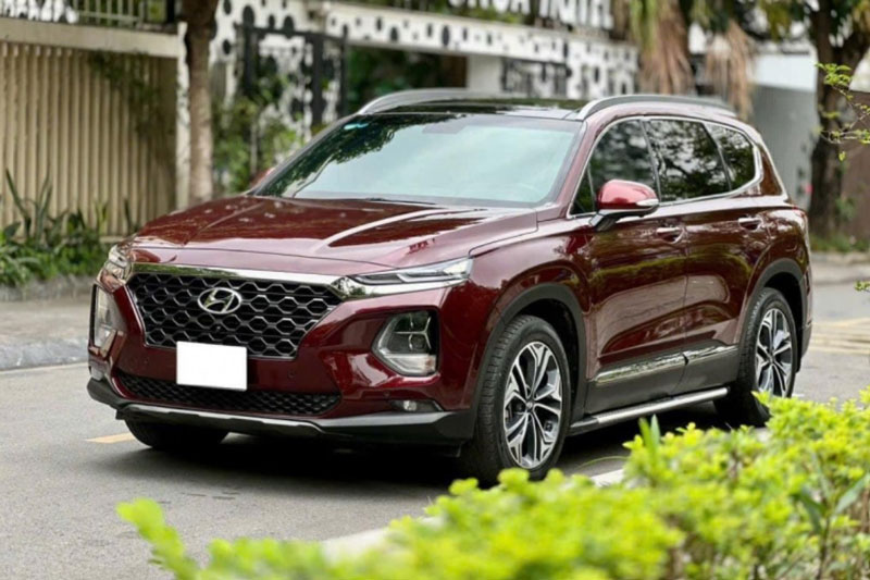 Hyundai Santa Fe rớt giá hơn nửa tỷ đồng sau 4 năm lăn bánh