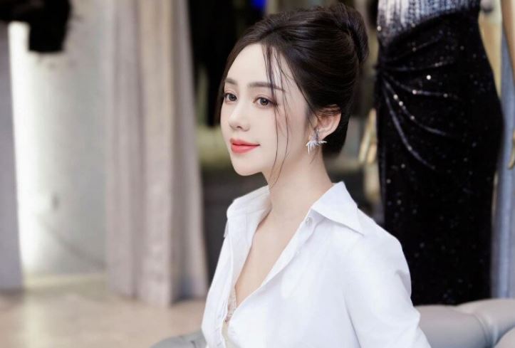 Quỳnh Kool công khai người đàn ông ở bên cô hơn 1 thập kỷ, không phải B Trần hay Đình Tú