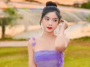 Hot girl mang tên hoàng hậu khoe vẻ đẹp không tì vết