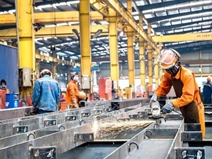 Sản lượng công nghiệp chế biến chế tạo tăng trưởng vượt trội