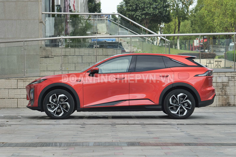 SUV ‘chất như nước cất’ siêu tiết kiệm xăng, giá rẻ, khách hàng thi nhau ‘chốt đơn’