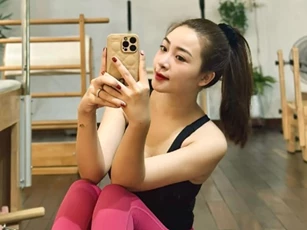 Vợ Phan Văn Đức khoe dáng nuột nà trong bộ bikini gợi cảm
