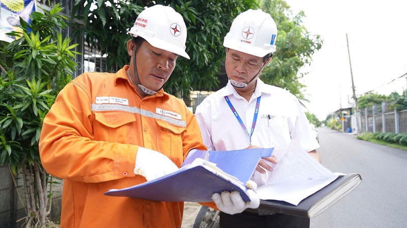 Những lao động mê sáng chế, làm lợi hàng tỷ đồng - Bài 2: Đảm bảo dòng điện an toàn cho dân